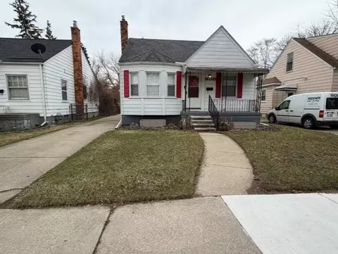 19984 Elkhart St, Harper Woods, MI 48225