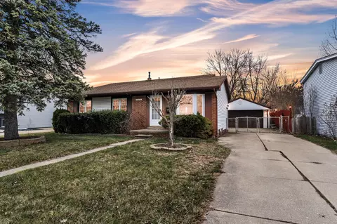 29210 Florence St, Garden City, MI 48135