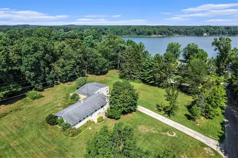 7109 Lake Shore Dr, Dexter, MI 48118
