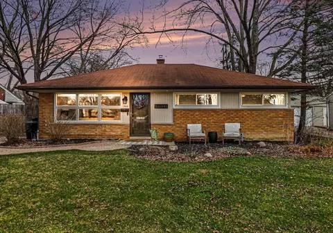 260 Kenyon Dr, Troy, MI 48083