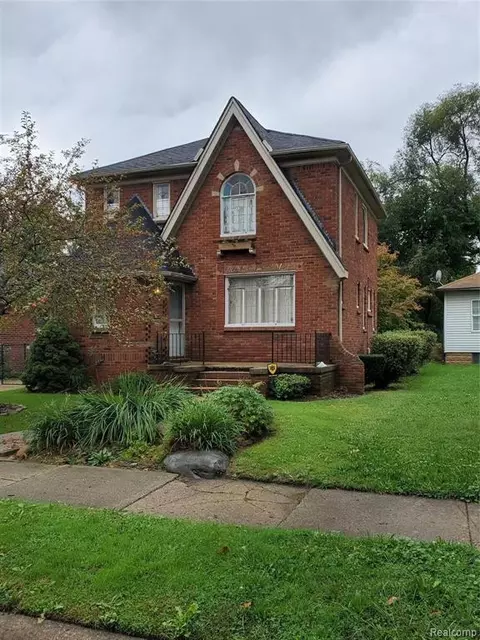7501 Mettetal St, Detroit, MI 48228