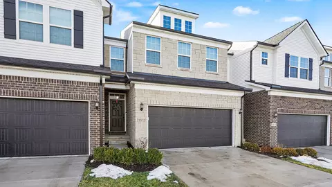 5512 E Spaniel Dr, Ann Arbor, MI 48108