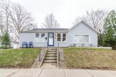 553 W Middle St, Chelsea, MI 48118