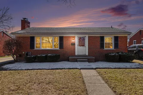 32431 Washington St, Livonia, MI 48150