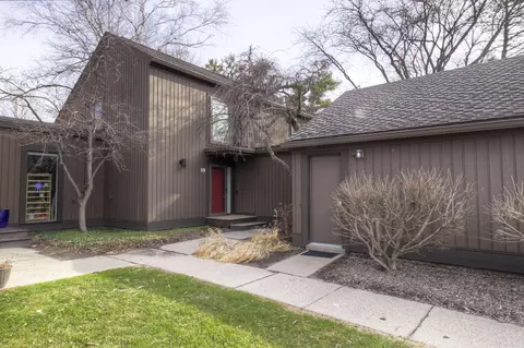 19 Westbury Ct, Ann Arbor, MI 48105