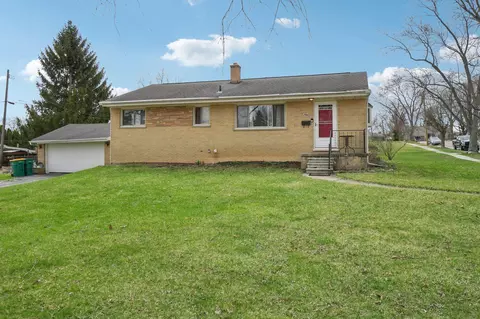 286 Lawson St, Saline, MI 48176