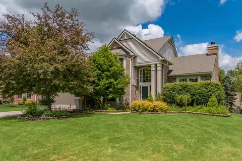 1829 Michelle Ct, Ann Arbor, MI 48105