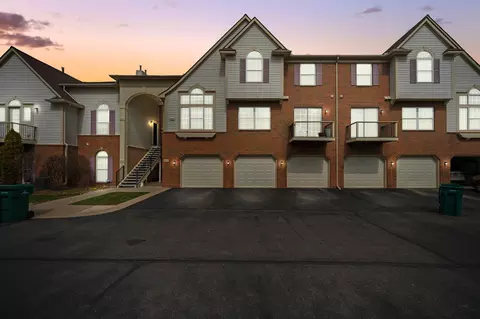 9475 Lakeside Dr, Ypsilanti, MI 48197