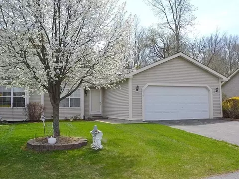 8076 Park Ln, Superior, MI 48198
