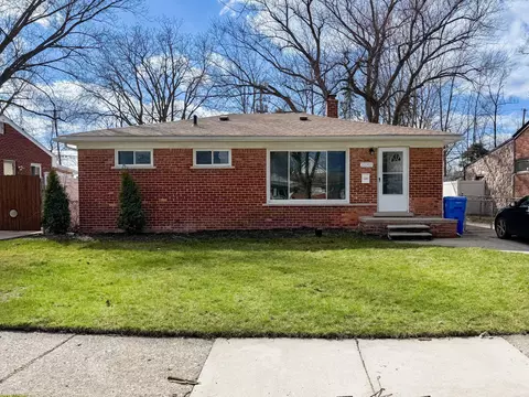 22203 Logue Ave, Warren, MI 48091