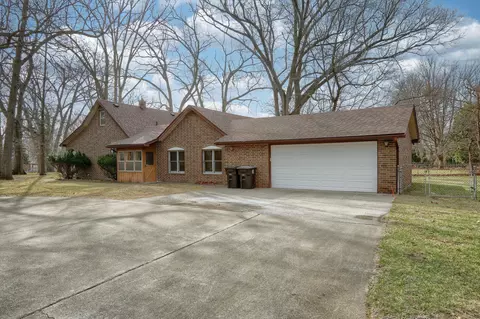 15641 Loveland St, Livonia, MI 48154