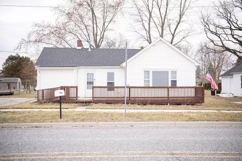 545 N Midland St, Merrill, MI 48637