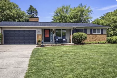 3733 Ridgefield Rd, Lansing, MI 48906