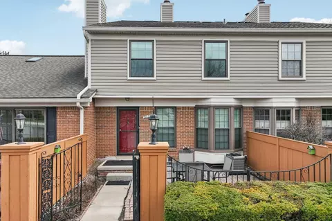 22173 Pondview, Novi, MI 48375