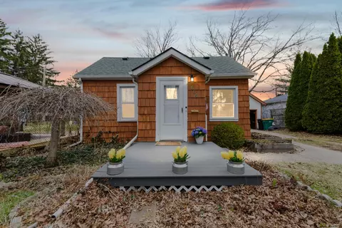 664 Riverbank St, Wyandotte, MI 48192