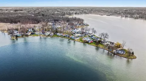 211 North Dr, Columbia, MI 49230