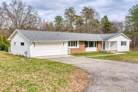 1191 Pierce Rd, Sylvan, MI 48118