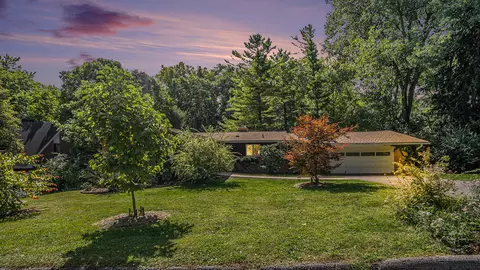 442 Huntington Pl, Ann Arbor, MI 48104