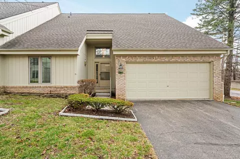 36482 Lochdale, Farmington Hills, MI 48335