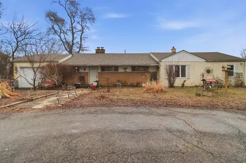 1611 Weymouth St, West Bloomfield, MI 48324