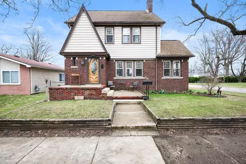 6773 Burr St, Taylor, MI 48180