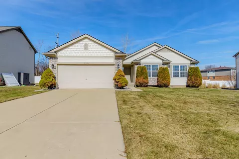 4423 Knollcrest Dr, Pittsfield, MI 48108