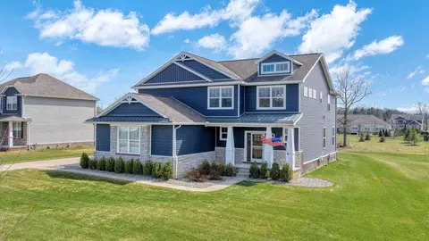 2399 Walnut View Dr, Howell, MI 48855
