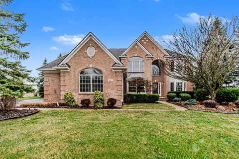 9032 Carter Dr, York, MI 48176