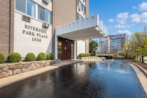 1050 Wall St UNIT ANN, Ann Arbor, MI 48105