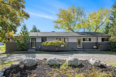 60 Waldon Rd, Village Of Clarkston, MI 48346
