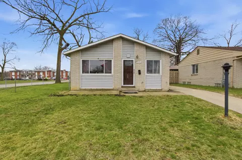 170 Beyne St, Mount Clemens, MI 48043