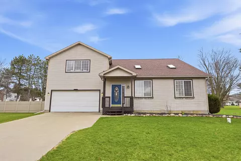1223 Lori Ln, Fenton, MI 48430