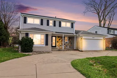 17265 Bonstelle Ave, Southfield, MI 48075