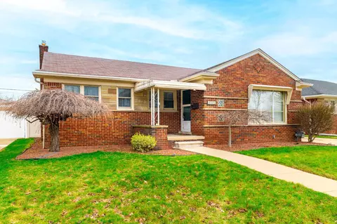 3305 Bridge St, Trenton, MI 48183