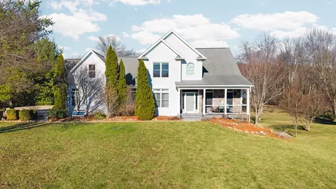 9109 Pine Hill Ct, York, MI 48176