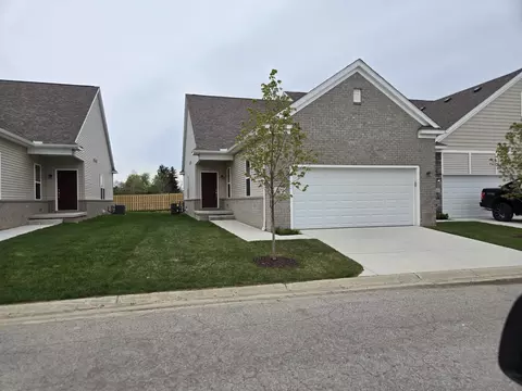 60 Plum Village Circle Unit Cir #42, Raisinville, MI 48161