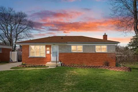 27317 Welsh Dr, Warren, MI 48092