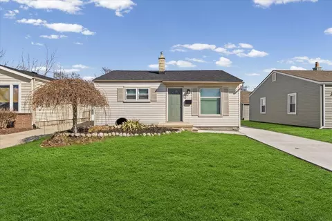 647 E Brockton Ave, Madison Heights, MI 48071