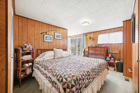 Bedroom - 8941 Mott Dr, Jackson, MI 49201 photo 1 of 3