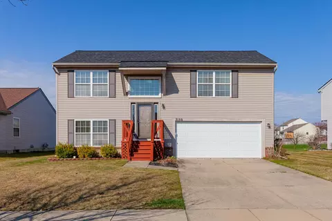 7150 Royal Troon Dr, Ypsilanti, MI 48197