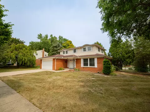 3340 Bluett Dr, Ann Arbor, MI 48105