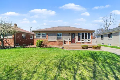 29984 Tamarack Dr, Flat Rock, MI 48134