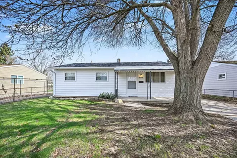 1140 Redleaf Ln, Ypsilanti, MI 48198
