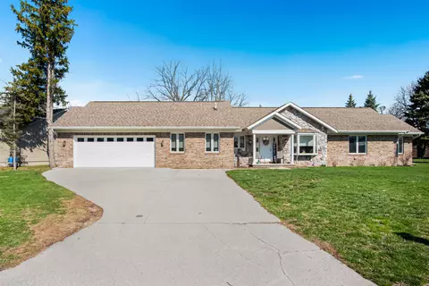 3578 N River Rd, Fort Gratiot, MI 48059