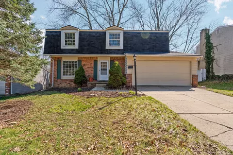 2431 Roanoke Dr, Ypsilanti, MI 48197