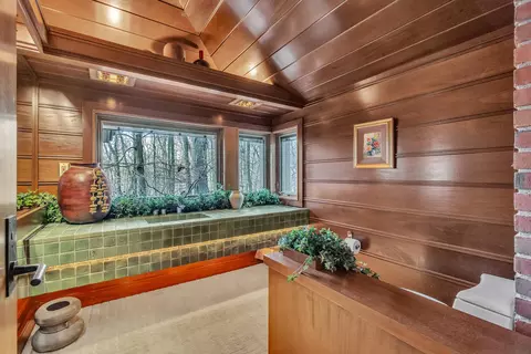 Bath - 5140 Turtle Point Dr, Northfield, MI 48105 photo 3 of 6