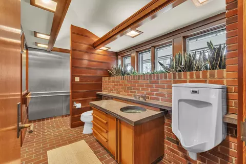 Bath - 5140 Turtle Point Dr, Northfield, MI 48105 photo 1 of 6