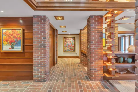 Entry Way - 5140 Turtle Point Dr, Northfield, MI 48105 photo 3 of 4