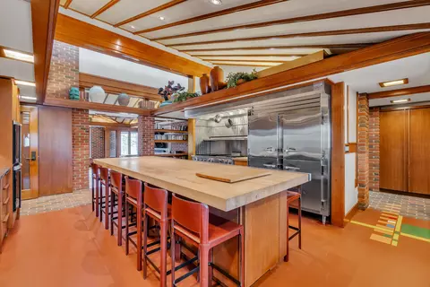 Kitchen - 5140 Turtle Point Dr, Northfield, MI 48105 photo 2 of 4