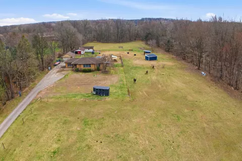 58765 Travis Rd, Lyon, MI 48165
